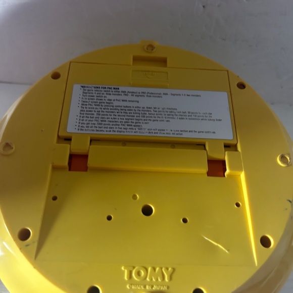 Relive the Arcade Glory Days: Own the Vintage 1981 Pac-Man MiniArcade & Tomytron - Picture 8 of 9